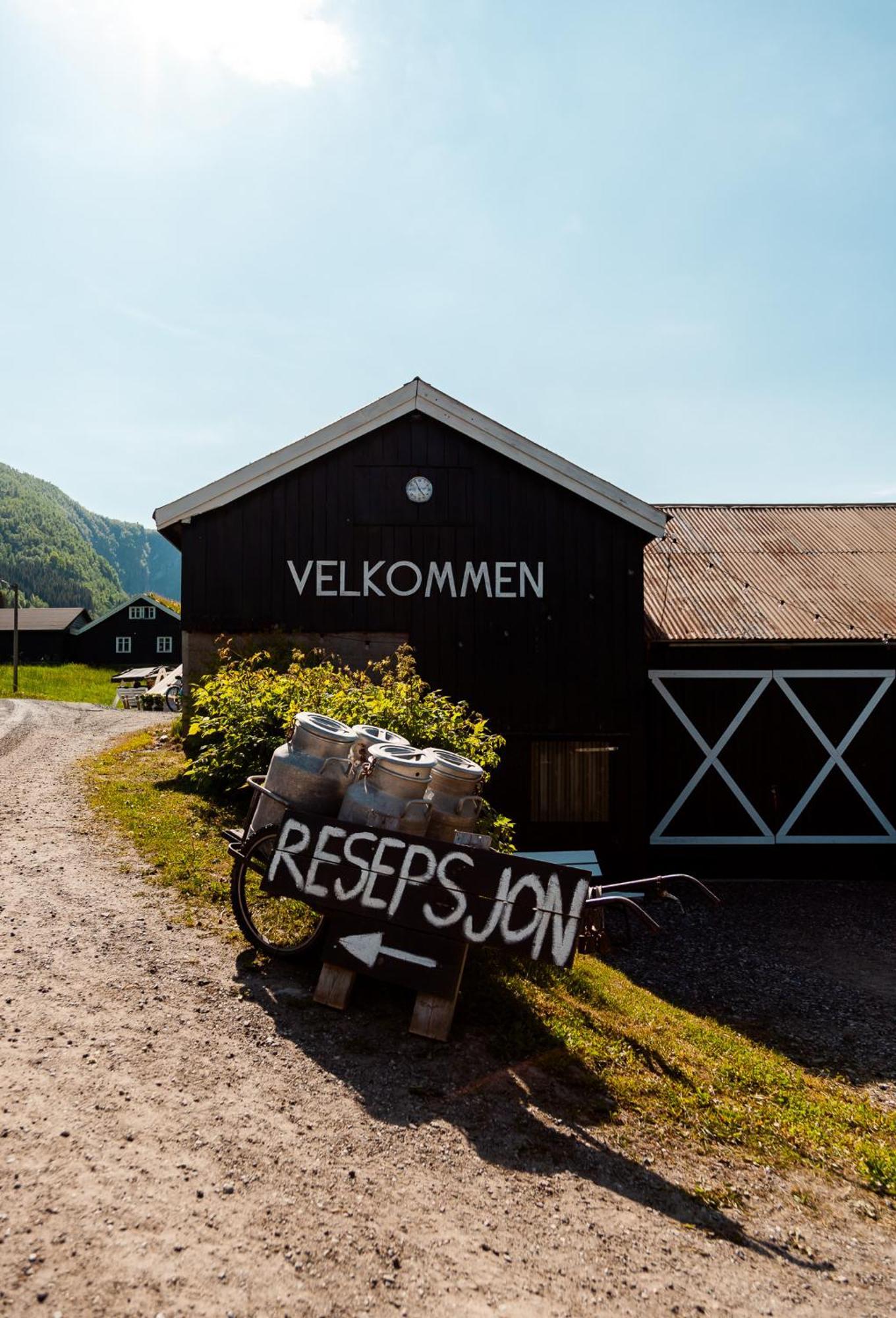 Tuftegarden Hotel Viksdalen Buitenkant foto