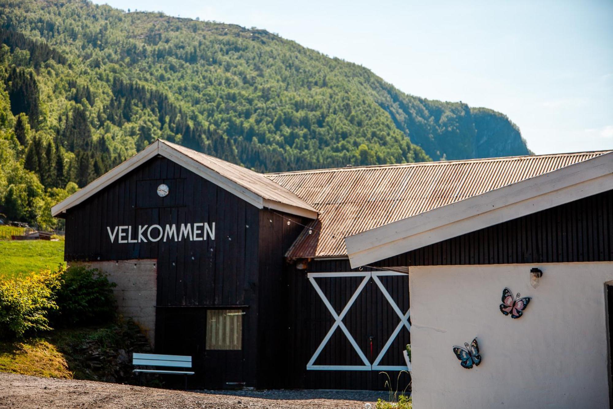 Tuftegarden Hotel Viksdalen Buitenkant foto