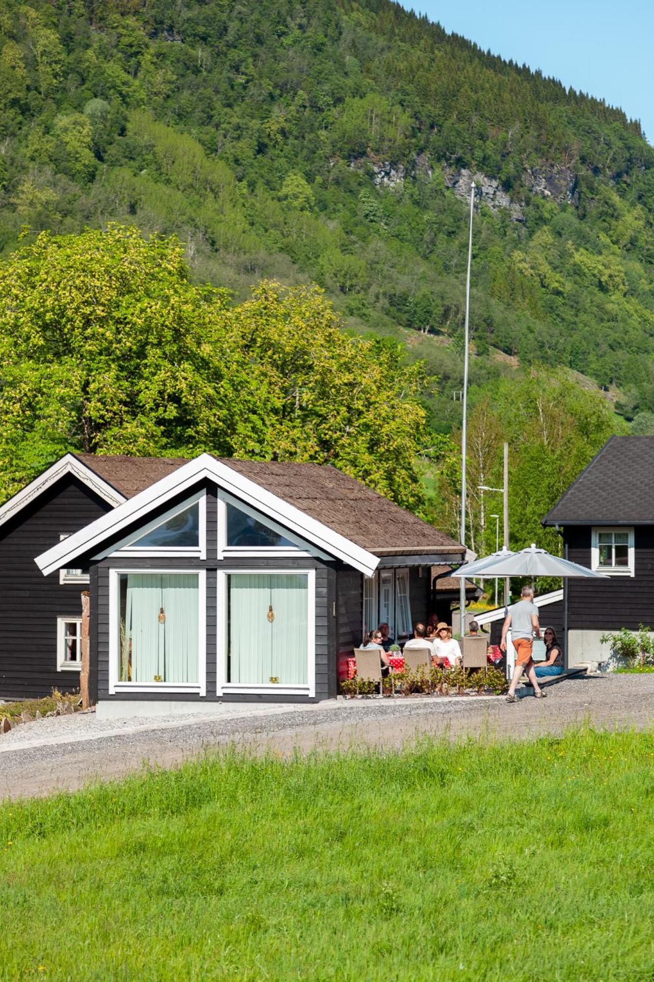 Tuftegarden Hotel Viksdalen Buitenkant foto