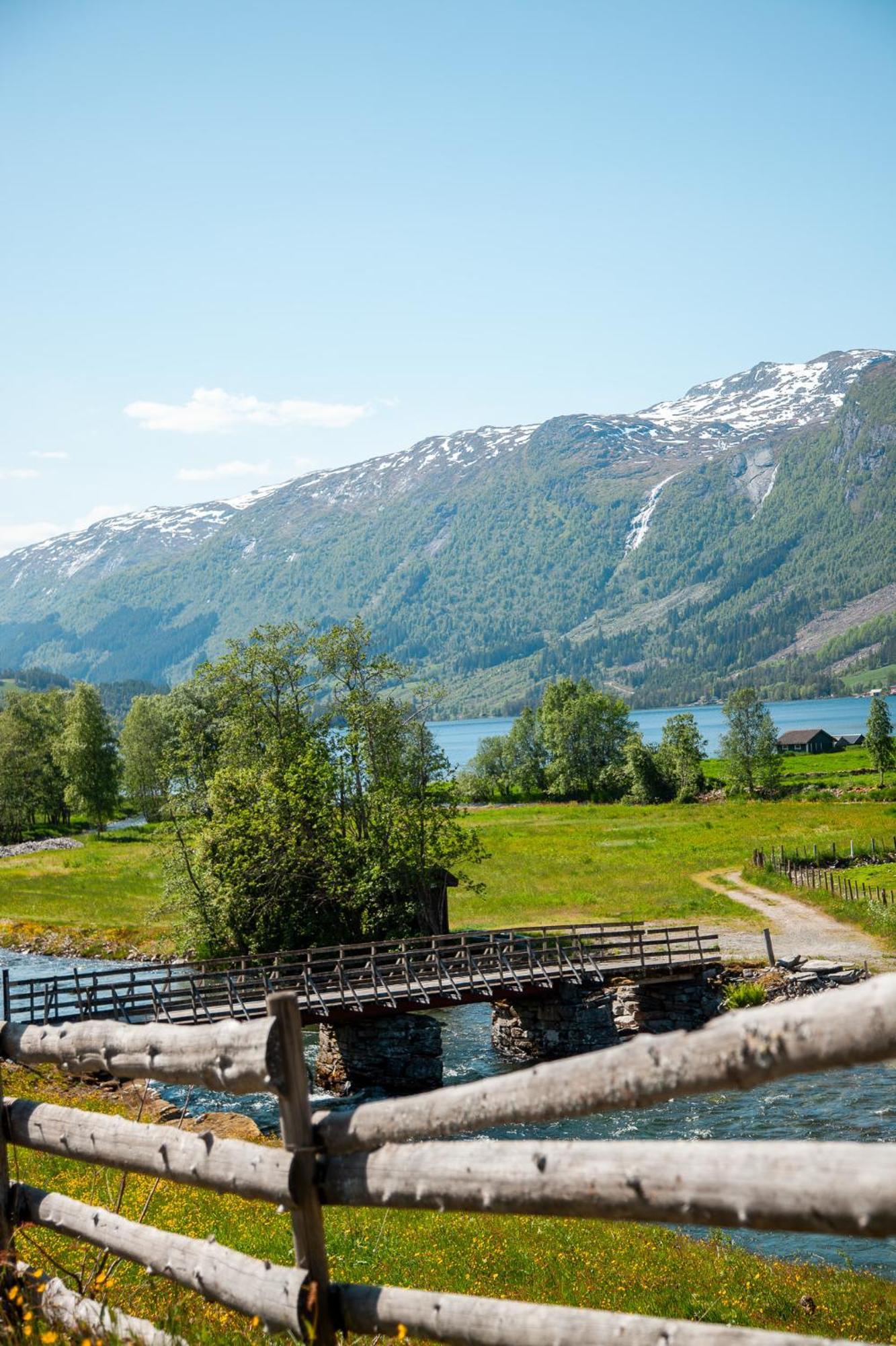 Tuftegarden Hotel Viksdalen Buitenkant foto
